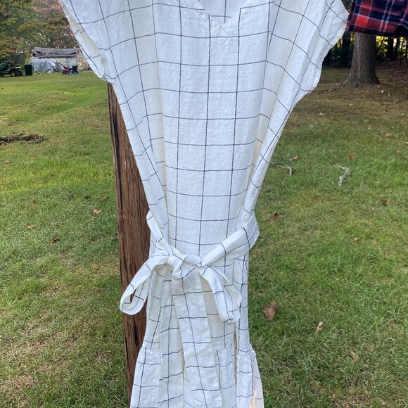LinenbyMN Check Drop Ruffle Dress, size small with belt and pockets - Picture 8 of 8